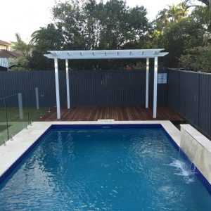 Glass pool fence