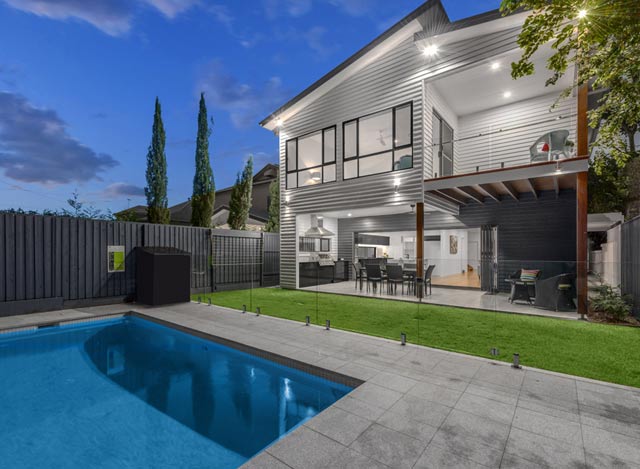 frameless glass pool fencing